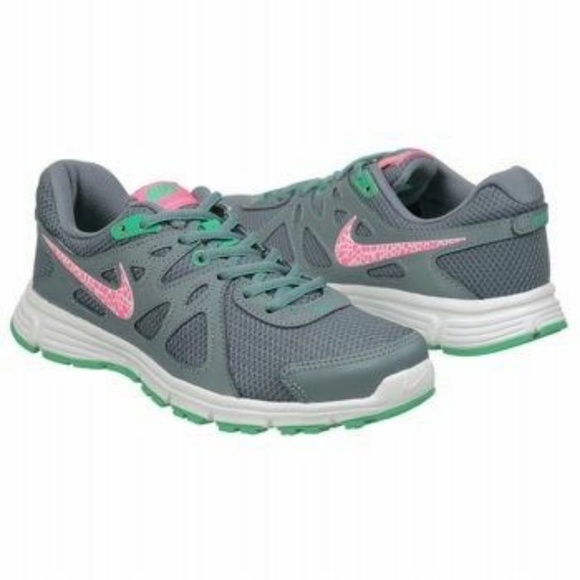 Nike Revolution Sneakers (sz. 9) - Picture 1 of 6